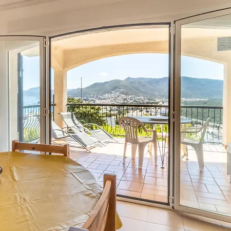 Grifeu 11 Con Terraza Y Vista Al Mar Llanca